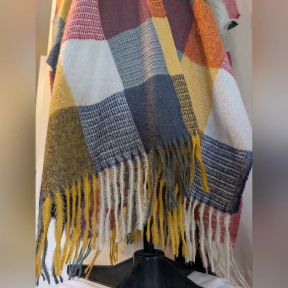 NWOT-Poncho Multicolor - Picture 6 of 12